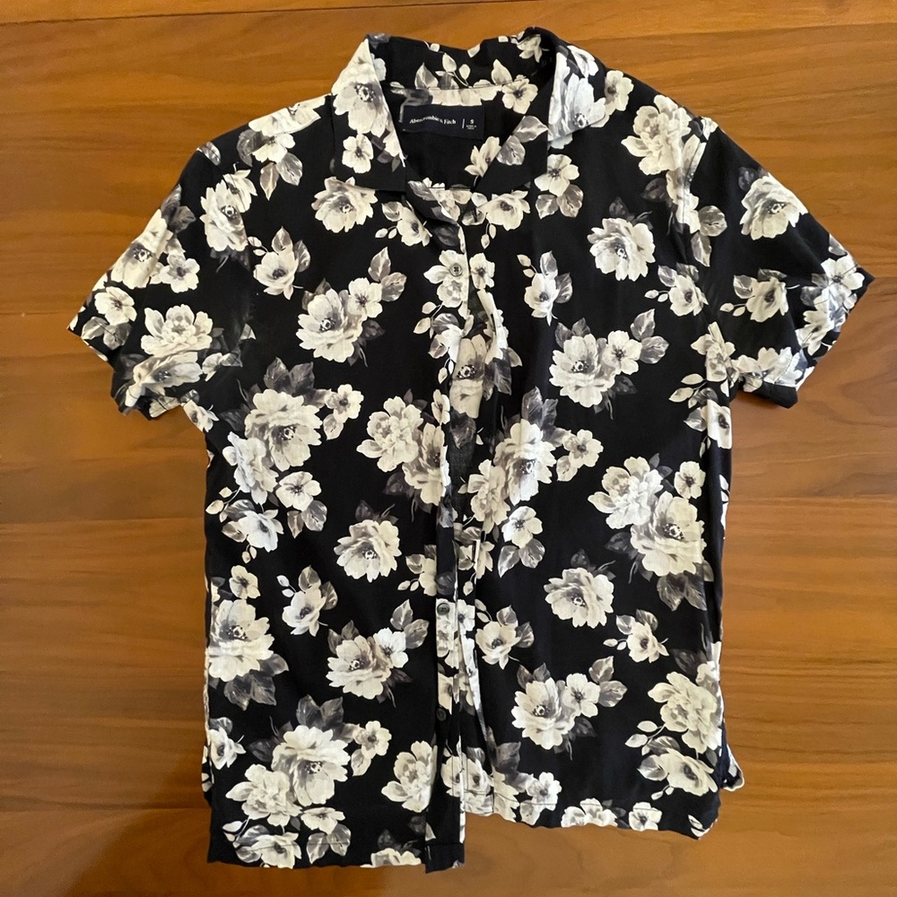 Abercrombie & Fitch Floral Black and White Men's Shirt